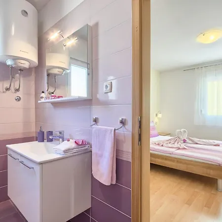 House Valnessa In Medulin, Istria By Istrabook Villa *