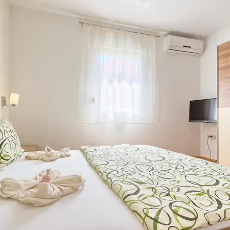 House Valnessa In Medulin, Istria By Istrabook Villa *